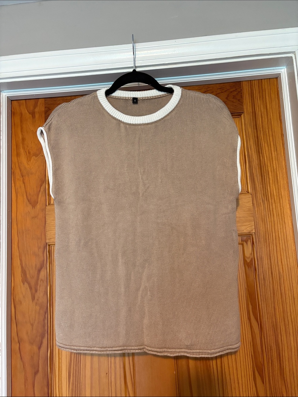 Women’s Tan Knit Sleeveless Sweater with White Trim- size S